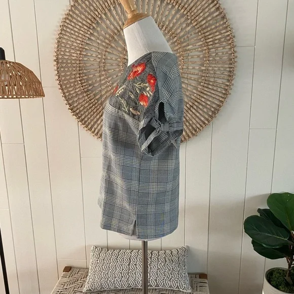 Gray Plaid Top Red Floral Embroidery Short Sleeve Casual Blouse by THML medium - Picture 5 of 8